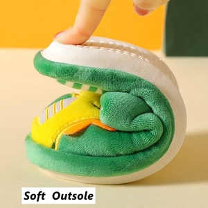 Pantoufles personnalisées en peluche chaude en forme de dinosaure pour femmes et hommes - Product Image 4