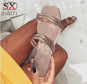 <span class=keywords><strong>Scarpe</strong></span> Da <span class=keywords><strong>donna</strong></span> Africa nuovi disegni <span class=keywords><strong>scarpe</strong></span> pantofola e sandalo <span class=keywords><strong>tacco</strong></span> <span class=keywords><strong>basso</strong></span> <span class=keywords><strong>scarpe</strong></span> da <span class=keywords><strong>donna</strong></span> - Product Image 2