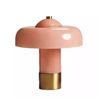 Lampe de table de style postmoderne, modèle design pour salle d'étude, éclairage décoratif haut de gamme, lampe champignon créative pour chambre à coucher et chevet