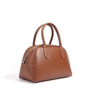 Sac bandoulière en cuir de vachette premium pour femme, sac à main quotidien tendance, sac Boston en cuir inspiré des créateurs, sac bandoulière décontracté pour femme - Product Image 3