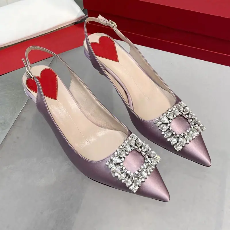 Düğün ayakkabı kadın stiletto topuklu taklidi kare toka patent deri sivri geri boş bir satır kayış sandalet