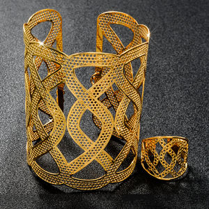 Juego de Anillos y Brazaletes de Latón Chapado en Oro de 14k, Diseño Hueco Entrelazado, Moda Personalizada al por Mayor, para Mujer, Aniversario - Product Image 5