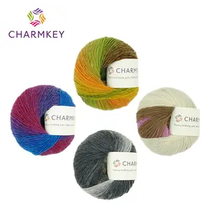 Charmkey Prix bas Fil de <span class=keywords><strong>laine</strong></span> de cachemire feutré naturel pur 100% teint en gros en Chine pour le crochet - Product Image 1