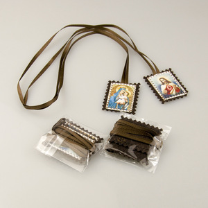 Collier scapulaires catholiques <span class=keywords><strong>coeur</strong></span> effrayé de jésus vierge marie tissu polyester marron fait à la main scapulaires catholiques cadeaux - Product Image 6