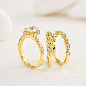 Set di Tre Anelli Ovali per Donne, Elegante Gioiello di Design per Matrimonio e Moda - Product Image 3