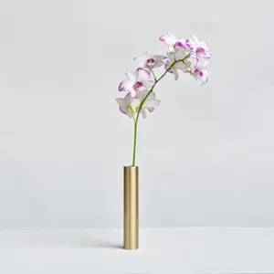 Золотая металлическая ваза, маленькая Цветочная ваза, элегантная цельная латунная мини-ваза, декоративная для дома, центральный столик свадебного стола