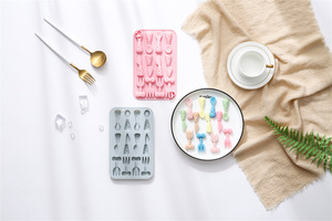 Série de moules à gâteaux en silicone antiadhésifs de qualité alimentaire réutilisables, mignons moules magnétiques en silicone pour chocolat, bonbons et glaces DIY - Product Image 5