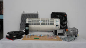 Chariot élévateur semi-diesel avec cabine couchette, climatisation de stationnement, toit, climatisation portable séparée, climatisation électrique portable - Product Image 6