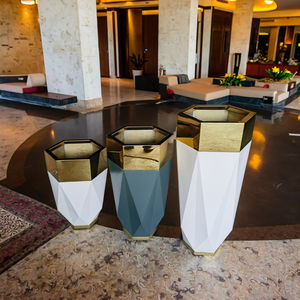 Jarrón <span class=keywords><strong>de</strong></span> piso alto <span class=keywords><strong>de</strong></span> lujo <span class=keywords><strong>para</strong></span> decoración del hogar, maceta <span class=keywords><strong>de</strong></span> árbol <span class=keywords><strong>de</strong></span> lujo <span class=keywords><strong>Interior</strong></span> <span class=keywords><strong>Blanca</strong></span> Grande/floreros <span class=keywords><strong>de</strong></span> Metal - Product Image 1