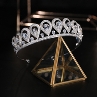 Couronne de mariée élégante en alliage de luxe avec cristaux de zircon pour bal de promo et anniversaire