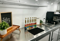 Remolque de Comida Eléctrico Personalizado con Luces LED Rojas y Negras, con Freidora Comercial para Brochetas, para el Mercado Nocturno de Bangkok