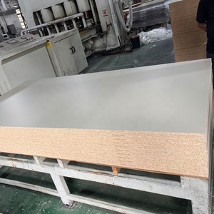 Tablero de melamina, venta al por mayor, tablero <span class=keywords><strong>OSB</strong></span> de partículas de melamina de alto brillo, listón de madera de 1220x2440mm, 15-18mm, respetuoso con el medio ambiente, duradero, 1 año - Product Image 4