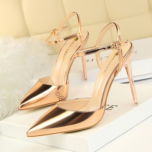 86-1 Scarpe con Tacco di Alta Qualità per Donne, Eleganti Sandali a Punta con Cinturino Dritto, Scarpe da Cerimonia e Matrimonio - Product Image 1