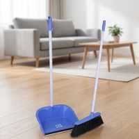 Balai à feuilles de jardin en plastique durable à long manche avec tête de balai en PET facile à nettoyer, de haute qualité, pour usage quotidien