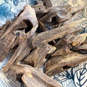 Top31 Vietnam Royal Style 5A 8-20Y Legno di Oud Naturale Invecchiato di Alta Qualità da Albero Antico, Incenso in Bastoncini di Legno Profumato Biologico Fatto a Mano - Product Image 2