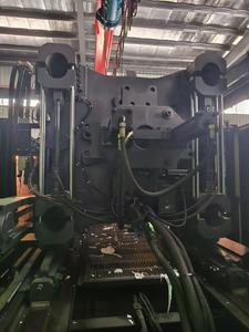 Machine de moulage par injection hydraulique horizontale Yizumi d'occasion 1300 tonnes à deux plateaux, pompe à vis d'origine 2023, excellent prix 99 000 USD - Product Image 2