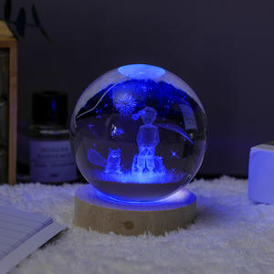 Ventas calientes Bola de cristal con base de madera Patrón personalizable Bola de cristal Atmósfera Luz Bolas de cristal 3D - Product Image 4