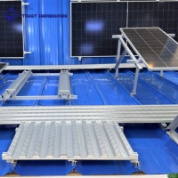 Système de montage de panneaux solaires universels en aluminium pour l'installation sur toits plats et en métal