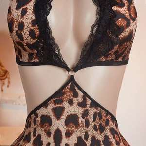 Nouvelle collection 2026 : Pyjama sexy pour femme, imprimé léopard, <span class=keywords><strong>dos</strong></span> <span class=keywords><strong>nu</strong></span>, <span class=keywords><strong>longue</strong></span> jupe en dentelle, lingerie sexy, chemise de nuit, vêtements de nuit pour femmes - Product Image 3
