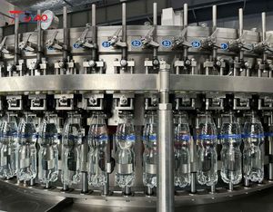 Nueva Máquina Mezcladora de Gas CO2 Automática Eléctrica Controlada por PLC para Bebidas Carbonatadas, Llenado de Envases de Plástico PET de 500 ml - Product Image 1