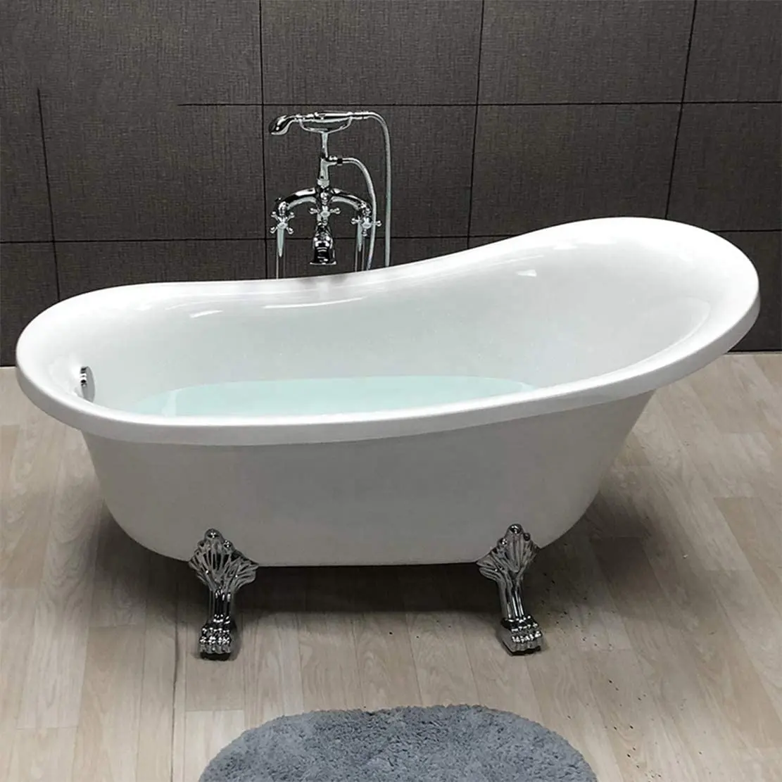 Medyag सफेद एक्रिलिक बाथटब आधुनिक खड़े हो जाओ अकेले स्नान टब के साथ चांदी का समर्थन पैर आरामदायक Bathtubs