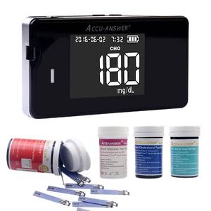 Kit d'analyse multifonctionnel 4-en-1 de la glycémie, du cholestérol, de l'acide urique et de l'hémoglobine avec bandelettes de test et lancettes (version mg/dl) - Product Image 1