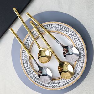 Cuchara Redonda Shiny-Jh de Acero Inoxidable 304 con Recubrimiento de Titanio y Detalles en Oro, Apta para Alimentos, Cubertería para Bodas - Product Image 4