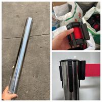 Barrière de contrôle de foule robuste en acier inoxydable sur mesure, poteau de guidage rétractable à double sangle, IP67, directement de l'usine