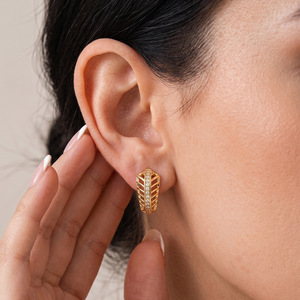 Boucles d'oreilles en zircon en forme de U, design géométrique, couleur or, composants de bijoux EKA 218 - Product Image 1