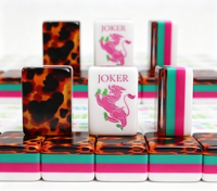 Jeu de tuiles de mahjong américain de luxe personnalisé de qualité supérieure, grande taille, en acrylique, moderne, pour jeu de table familial, résistant à l'eau, durable, portable, 4