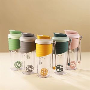 Botella Mezcladora Portátil para Bebidas de Proteína de Suero, con Batidor para Mezclar, Ideal para Entrenamientos, de Plástico - Product Image 1