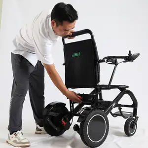 Piller ile karbon fiber lityum pil motorlu görkemli elektrikli tekerlekli sandalye