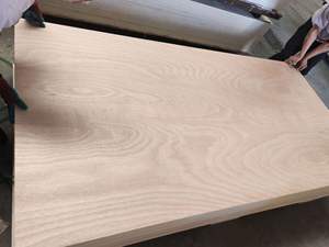 خشب رقائقي تجاري من قشرة خشب التيك والصفصاف الصديق للبيئة بسمك 3 مم مقاس 1220×2440 مم مقاوم للماء E2 للاستخدام الفندقي بسعر منخفض - Product Image 3