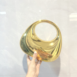 Nuove <span class=keywords><strong>borse</strong></span> e <span class=keywords><strong>borse</strong></span> da sera dorate <span class=keywords><strong>borse</strong></span> a tracolla firmate di lusso moon <span class=keywords><strong>bag</strong></span> per festa di nozze rotonde in acrilico lucente borsa pochette - Product Image 1