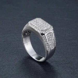 Anillo de Compromiso de Plata de Ley 925 con Diamante Moissanita, Anillo de Boda Premium con Diamante Cultivado en Laboratorio de Corte Brillante - Product Image 2
