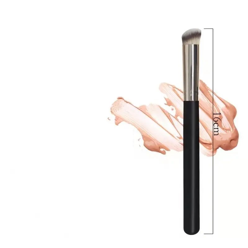 Concealer brush Real Techniques