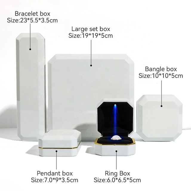 High Quality Led Ring Box Square Jewelry Box with LED Light for Pendant Bracelet Necklace Proposal Engagement Wedding case