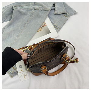 Sac fourre-tout décontracté pour femme avec motif géométrique, en PU durable, fermeture éclair, design portable. - Product Image 2