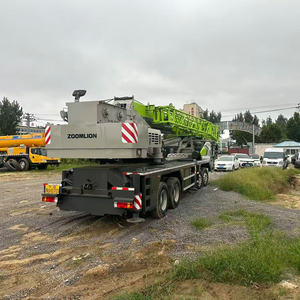 Grue mobile sur camion d'occasion ZOOMLION ZTC350H 2022 de 35 tonnes - Product Image 4