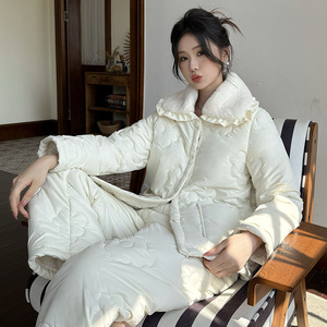 Pyjama en satin épais pour femmes, trois couches, manches longues, style automne-hiver, portable à l'extérieur - Nouveau, maison douce et chaleureuse - Product Image 3