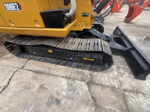 Mini-excavatrice Caterpillar 306 310 d'occasion, 6 à 10 tonnes, hydraulique, sur chenilles, d'origine japonaise, bon état, faible nombre d'heures, prix avantageux, en vente - Product Image 5