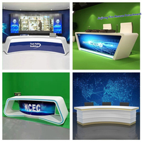 Bureau d'ancrage moderne pour la formation aux actualités Comptoir de bar Bureau d'accueil Bureau de diffusion en direct Diffusion de médias TV Bureau MDF Bâtiment scolaire