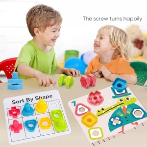 Gioco Educativo Montessori con Ingranaggi e Forme Geometriche, Blocchi Impilabili con Carte Abbinabili per Bambini in Età Prescolare - Product Image 1