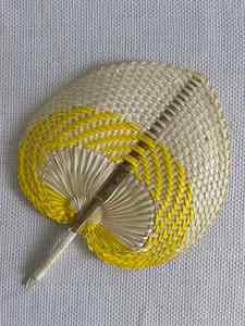 Éventail artisanal en bambou et feuille de palmier tressée, personnalisable en gros - Product Image 2