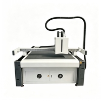 Cutter numérique automatique CNC pneumatique à couteau oscillant 1625 pour la découpe de mousse, éponge, panneaux PVC et revêtements de sol EVA pour bateaux