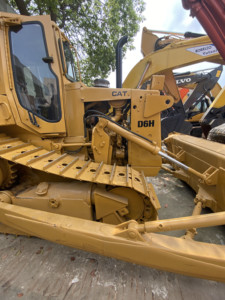 รถดันดิน Caterpillar D6H มือสองสภาพดี พร้อมอะไหล่แท้ - Product Image 4