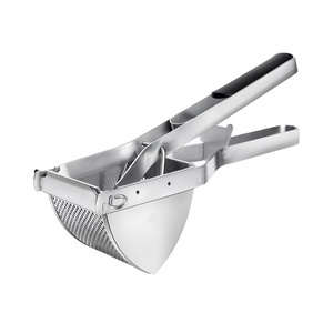 Écrase-pommes de terre robuste en acier inoxydable avec poignée noire, grande plaque de pressage, presse-fruits et légumes manuel, facile à nettoyer, pour la cuisine - Product Image 6