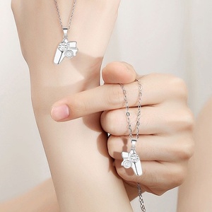 1 par/set Collar con Colgante de Consola de Juegos <span class=keywords><strong>PS4</strong></span> de Moda para Mujeres y Hombres, Collar Magnético de Aleación Plateada para Parejas, Día de San Valentín - Product Image 5