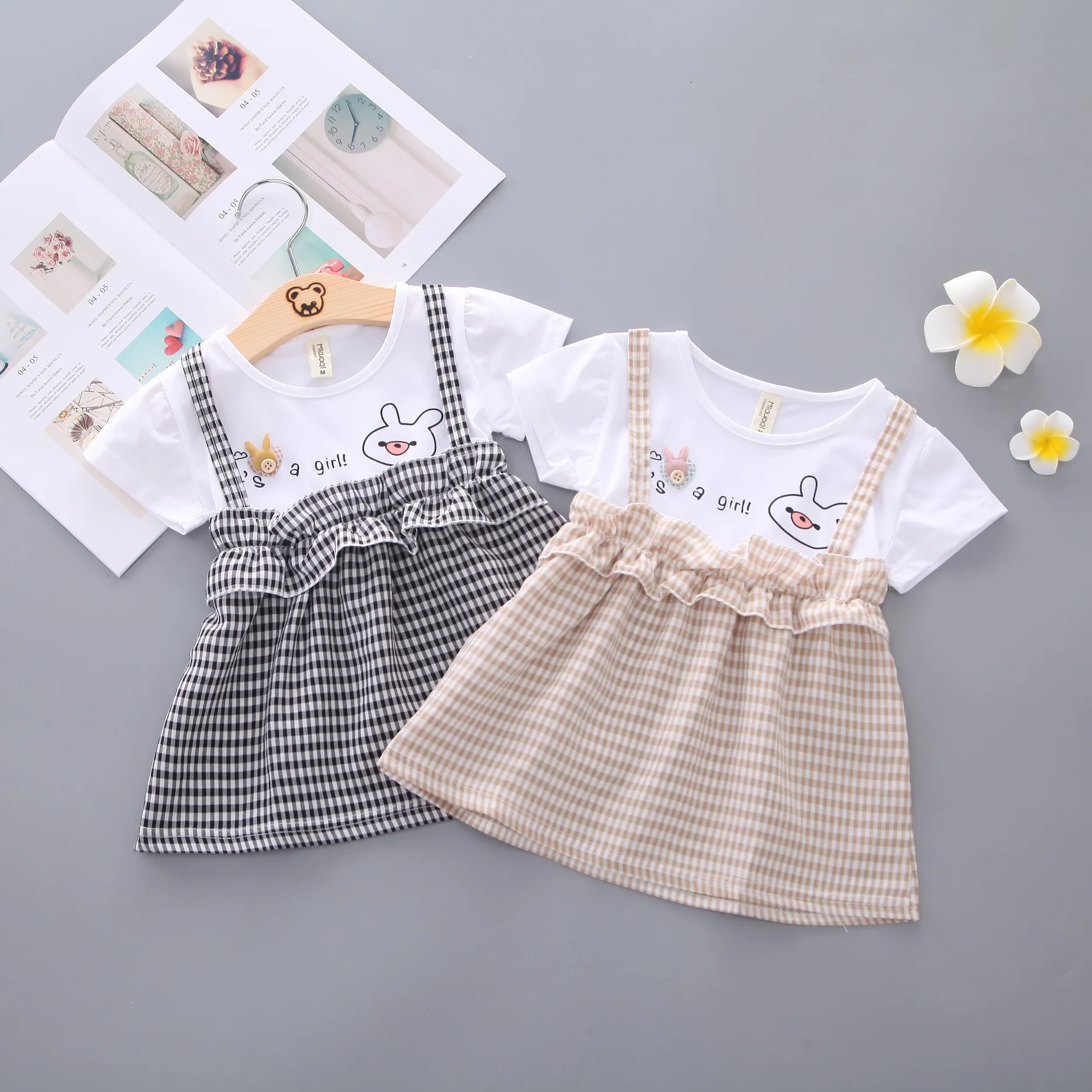 2019 뜨거운 판매 라운드 넥 귀여운 만화 패턴 격자 무늬 어린이 일반 의류 아기 코튼 간단한 frock 디자인