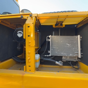 รถขุดไฮดรอลิกแบบตีนตะขาบ โคมัตสึ PC200 ขนาด 20 ตัน สภาพใหม่เกือบเหมือนใหม่ สำหรับงานก่อสร้างคุณภาพสูง - Product Image 4